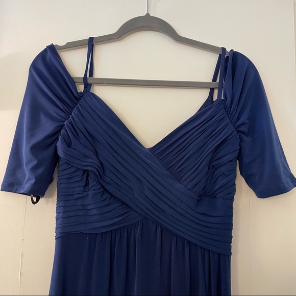 Gorgeous deep royal blue laundry by Shelli Segal gown - Picture 2 of 6
